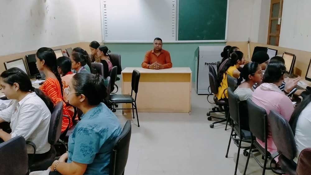 amiras-computer-education-institute-students-centre-campus